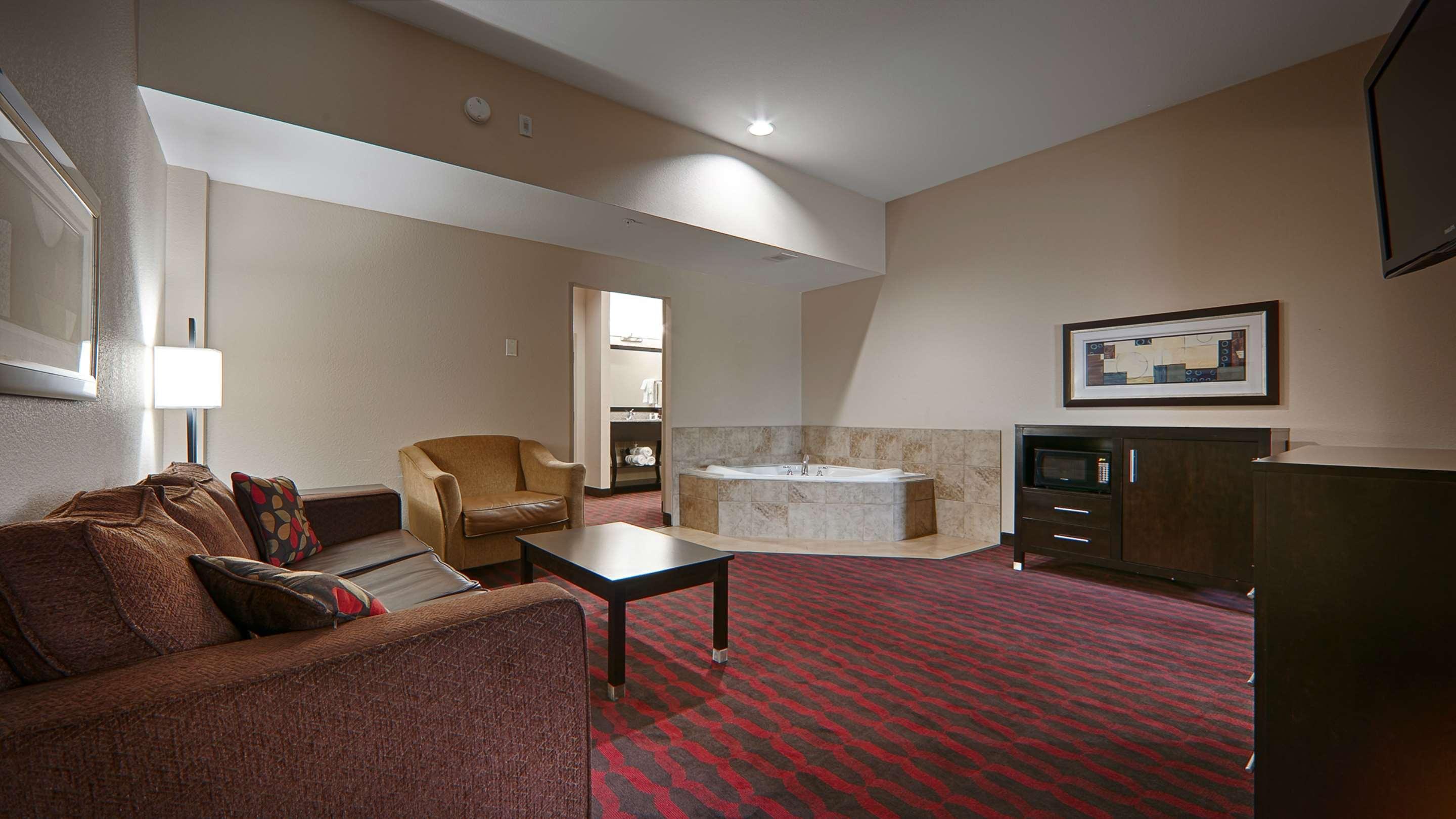 Best Western Plus Cushing Inn & Suites Exterior photo