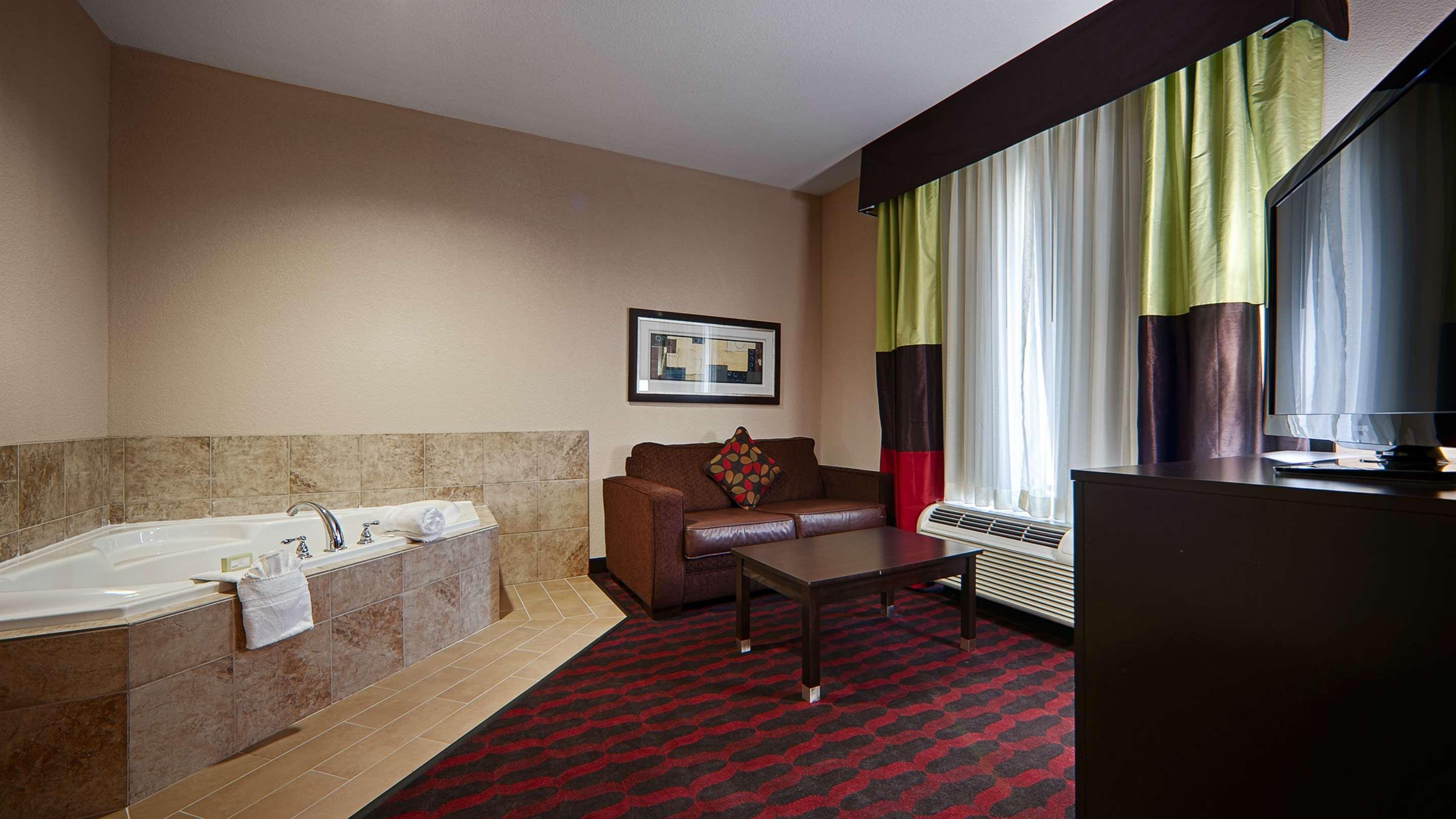 Best Western Plus Cushing Inn & Suites Exterior photo