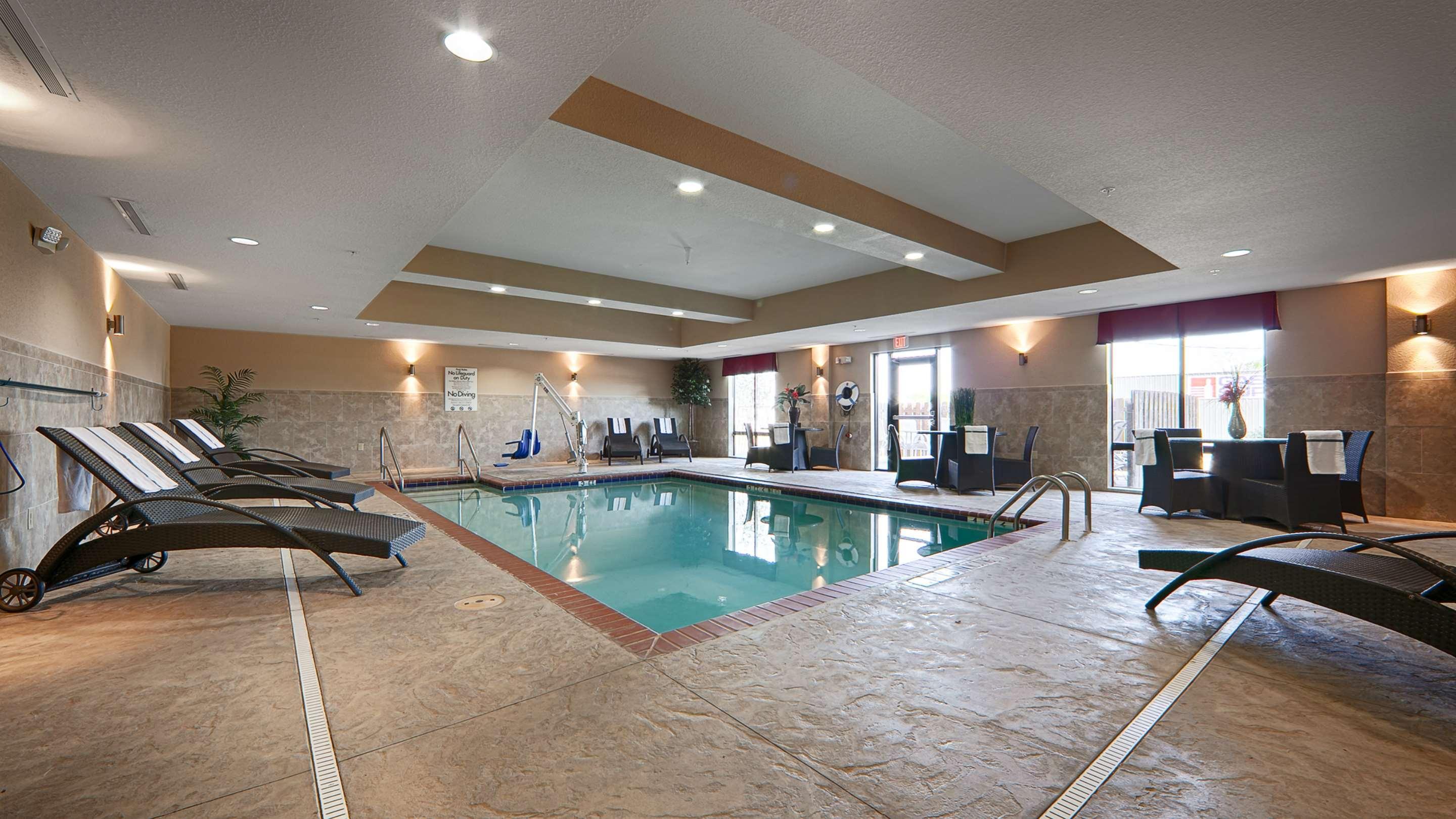 Best Western Plus Cushing Inn & Suites Exterior photo